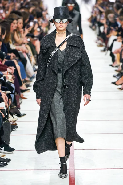 Look 27